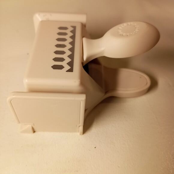 Martha Stewart Crafts Punch Border Fence Trim for Craft Paper Scrapbooking - Picture 7 of 7